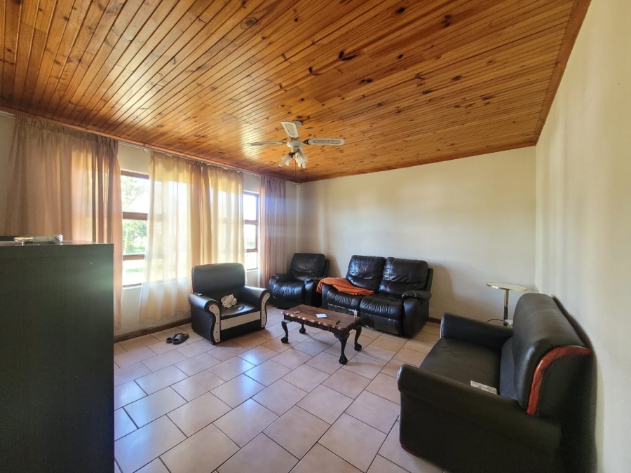 To Let 3 Bedroom Property for Rent in Kruisfontein Eastern Cape